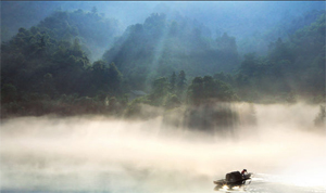 烟雨迷蒙小东江